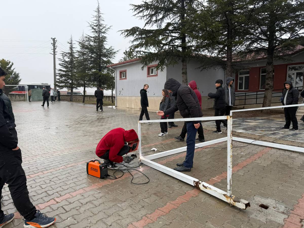 RSP Öğrencilerinden Köy Okullarına Örnek Dayanışma