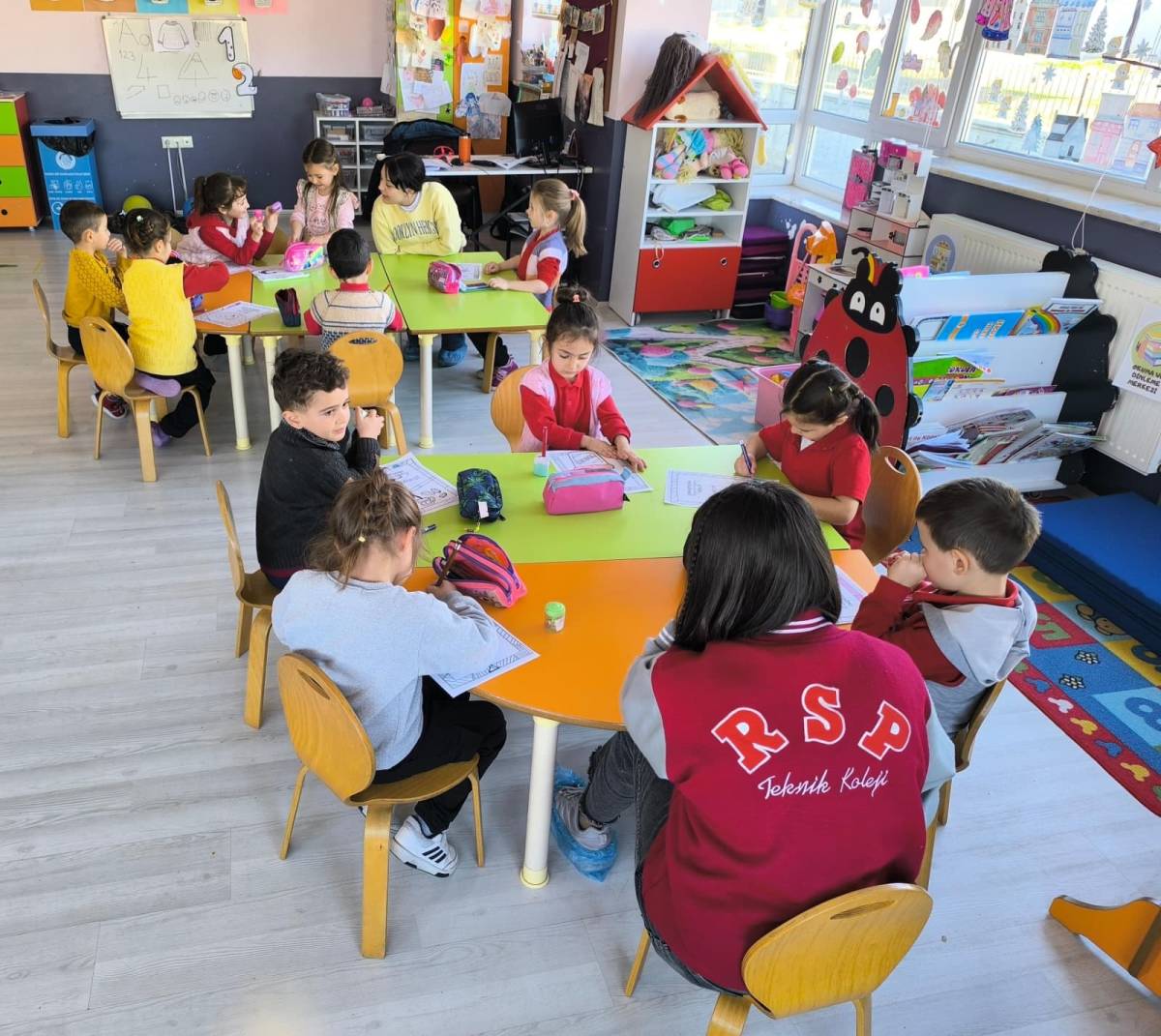 RSP Öğrencilerinden Salar Anaokulu'na Sosyal Sorumluluk Ziyareti