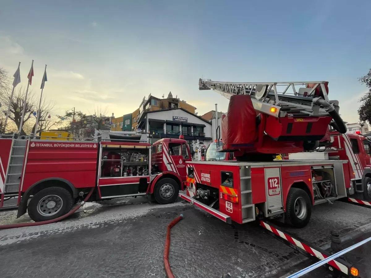 Son Dakika: Sultanahmet Meydanı'ndaki Restoranda Yangın Çıktı!