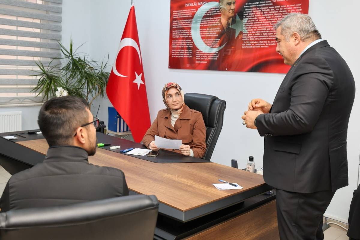 Vali Yiğitbaşı Şuhut’ta Halk Gününde Vatandaşlarla Buluştu