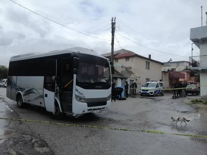 Manisa’da Kadın Cinayeti: Boşanma Sürecindeki Eşi Pınar Karataş'ı Sokak Ortasında Öldürdü!