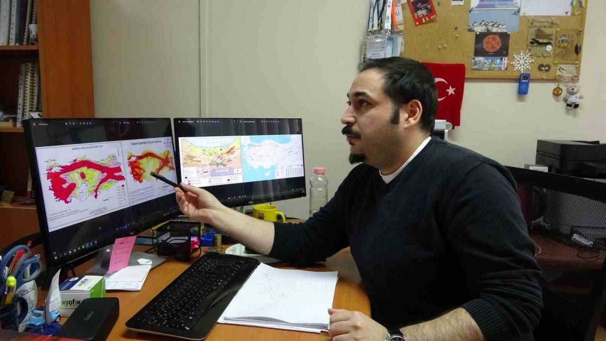 “Kentte Risk Yok” Algısı Sona Erdi: Uzman Akın'dan Kritik Uyarı  “7’den Büyük Deprem Bekliyoruz!”