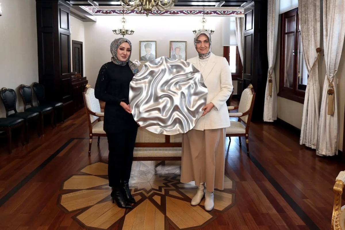 Vali Yiğitbaşı, Ressam Didem Parlakyiğit Görücü ve Eşini Makamında Kabul Etti