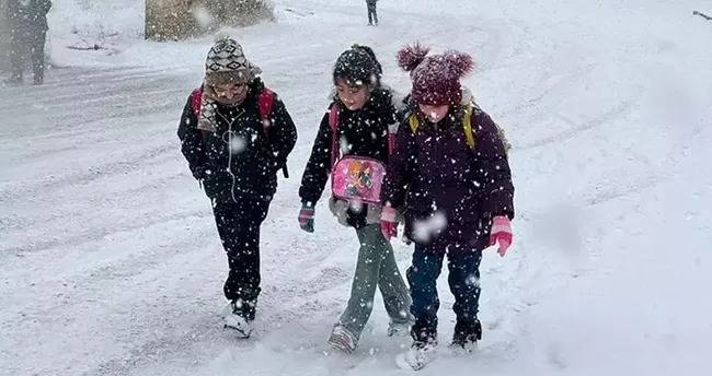 Kar Tatili Uzatıldı: Valiliklerden Peş Peşe Açıklama Geldi, 2 Ocak Cuma Eğitime Ara Verilecek!