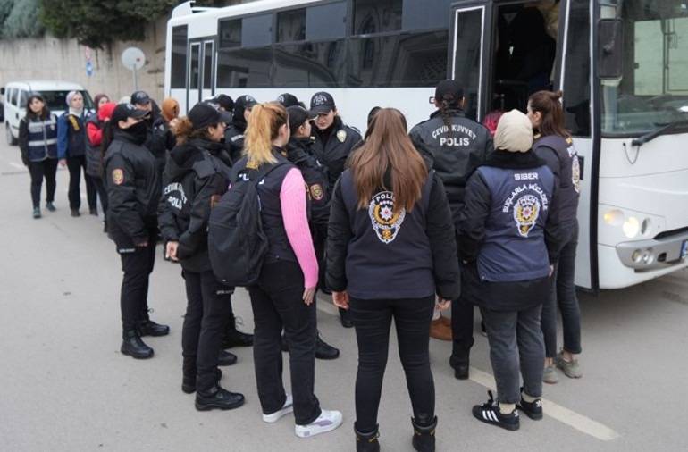 28 İlde Yasa Dışı Bahis Operasyonu: Yapay Zekâ ile Sahte Kadın Profilleri Oluşturmuşlar!