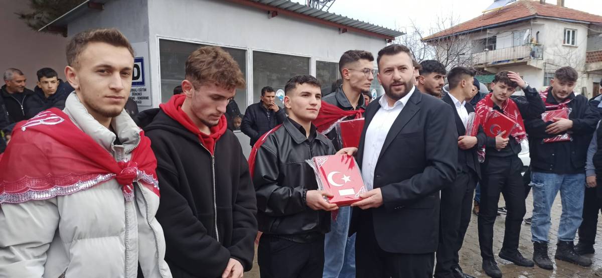 Afyonkarahisar Akharım’da 2026 Tertip Askerler Dualarla Uğurlandı