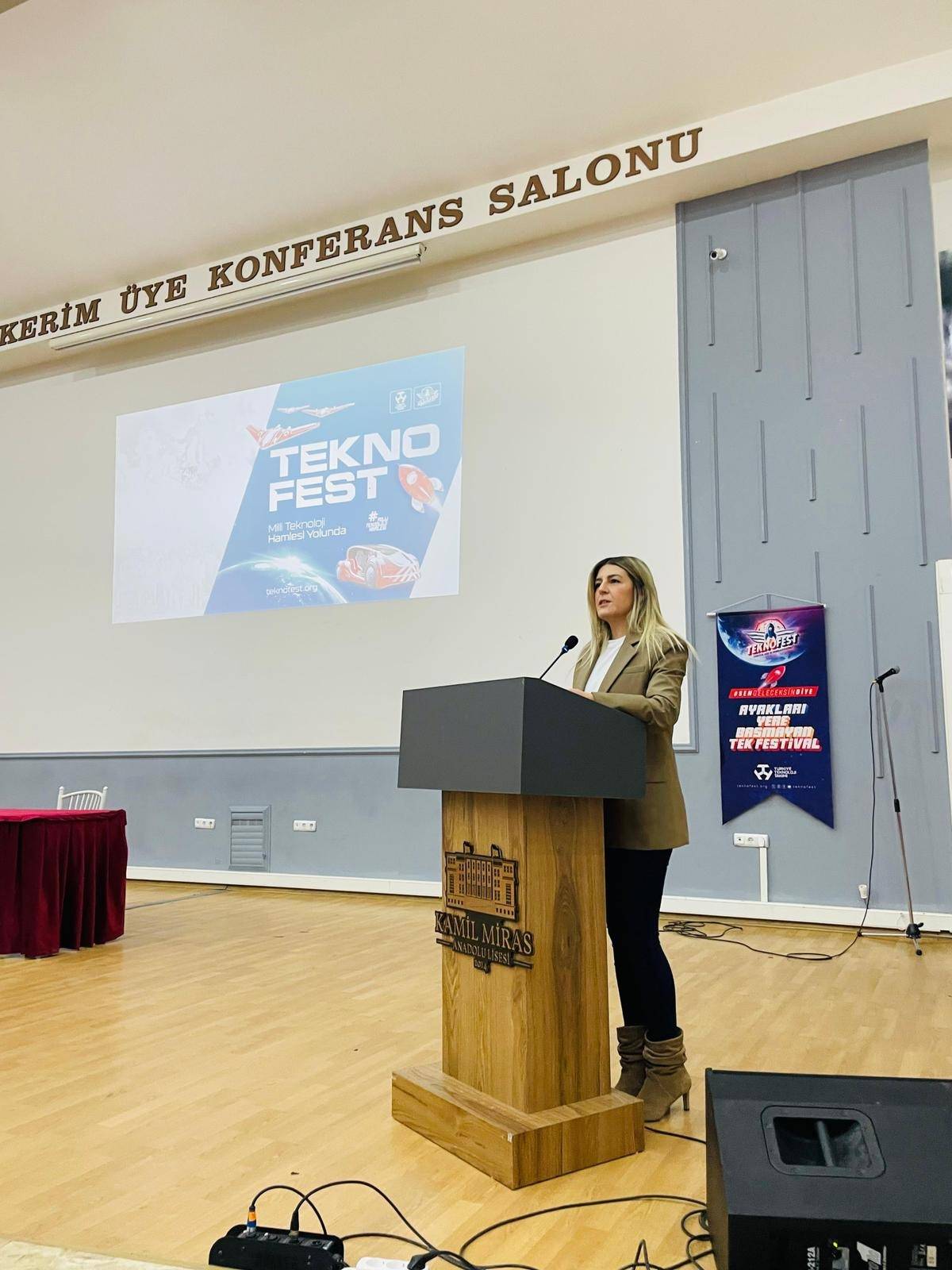 Afyonkarahisar’da Lise Öğrencilerine TEKNOFEST Bilgilendirme Semineri