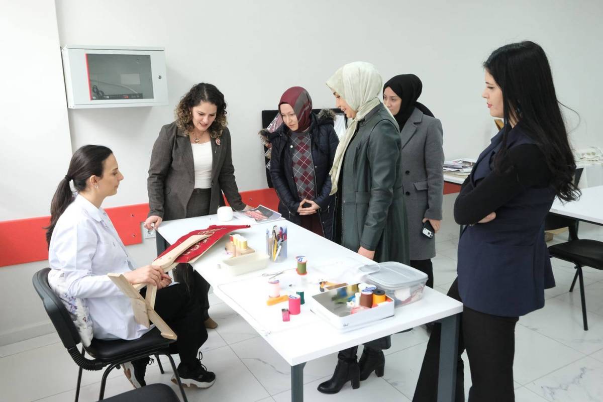 AK Parti Afyonkarahisar İl Başkan Yardımcılarından Olgunlaşma Enstitüsü’ne Ziyaret