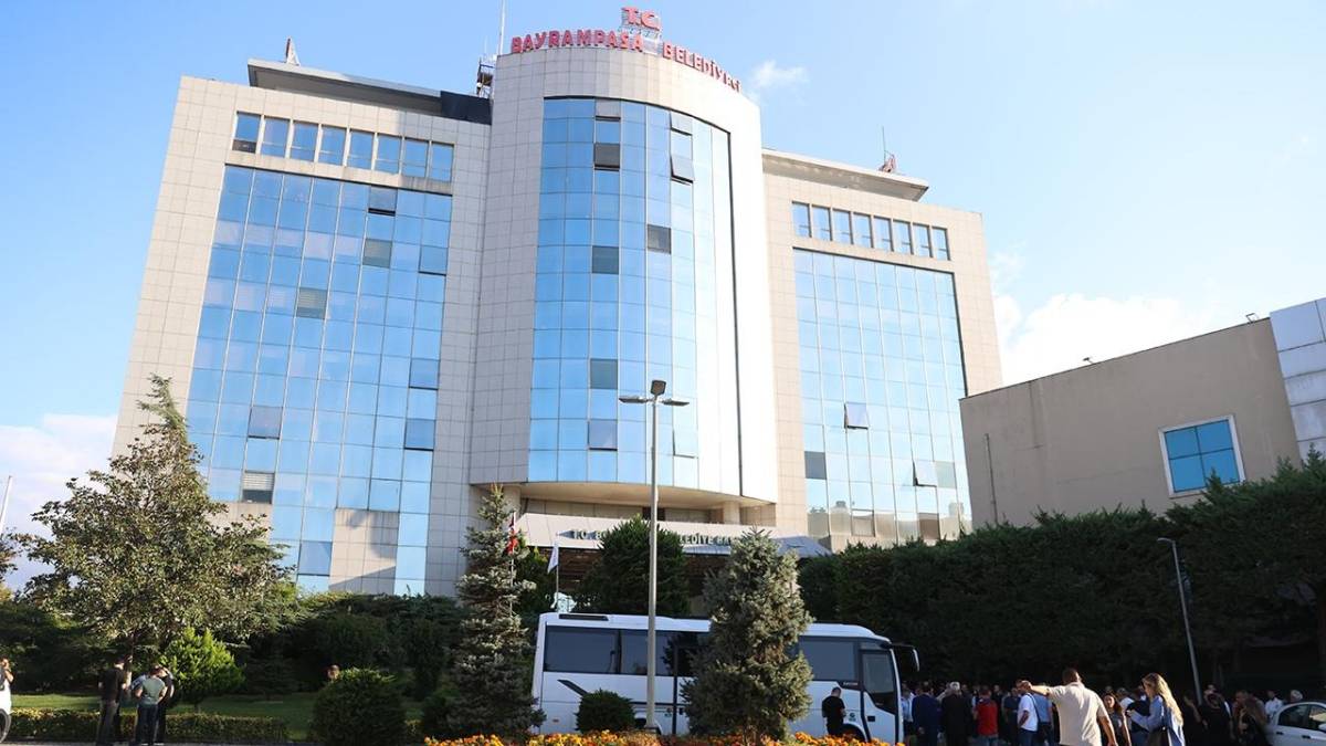 SON DAKİKA: Bayrampaşa Belediyesi'ne Yolsuzluk Operasyonu: 13 Gözaltı!