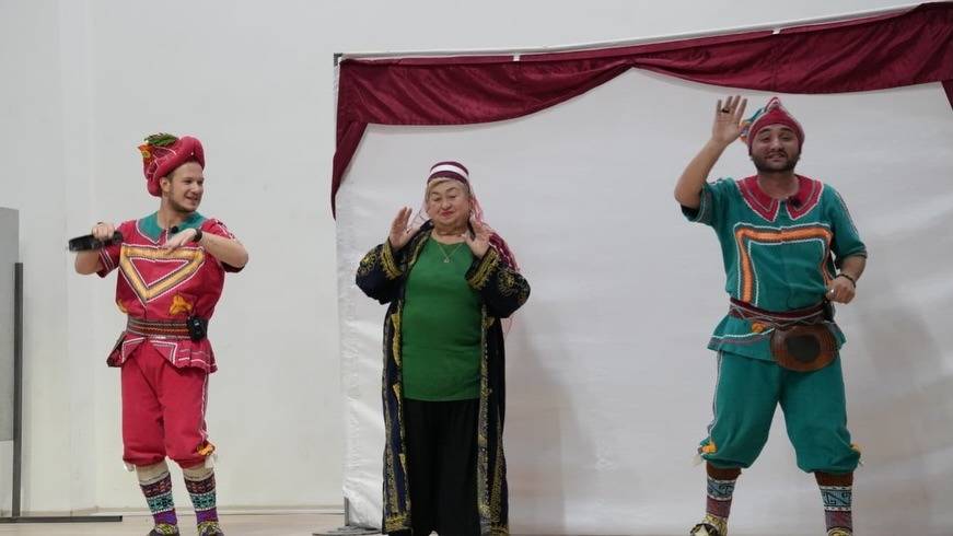 Bolvadin Belediyesi’nden Karagöz Gösterisi Coşkusu