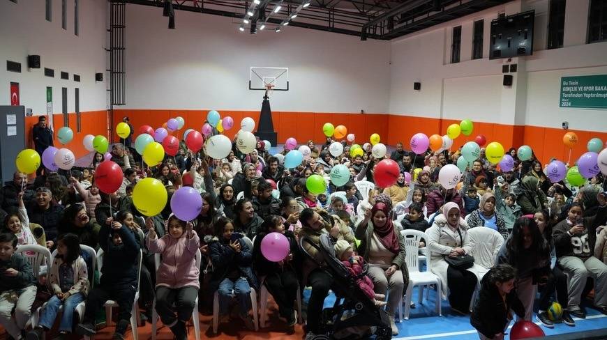 Bolvadin Belediyesi’nden Karagöz Gösterisi Coşkusu