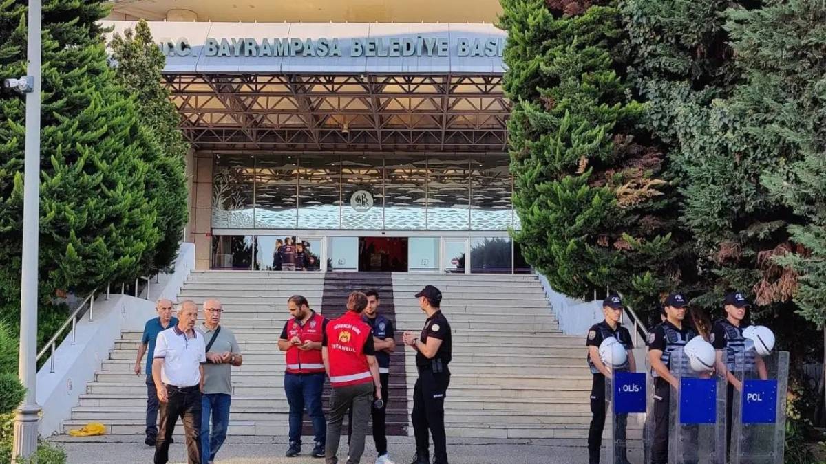 SON DAKİKA: Bayrampaşa Belediyesi'ne Yolsuzluk Operasyonu: 13 Gözaltı!
