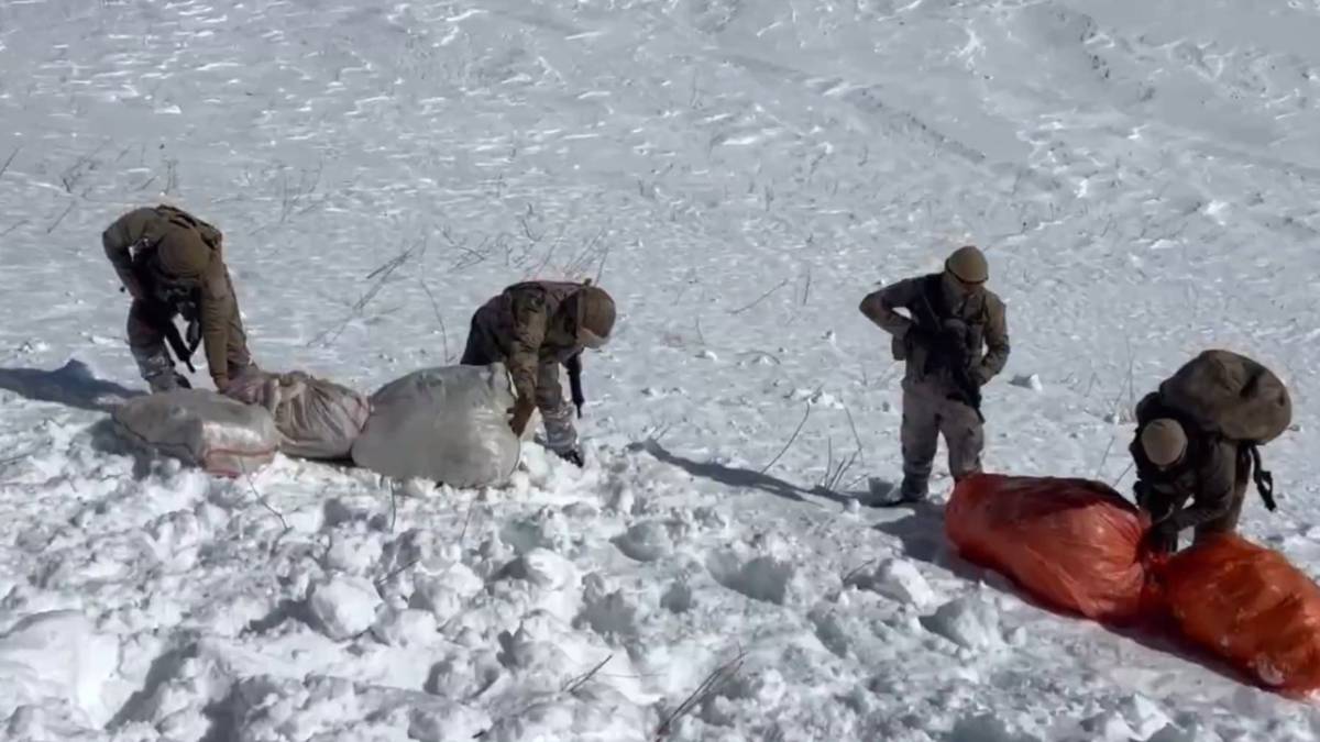 Uyuşturucu Tacirlerine Hakkari'de Büyük Darbe: 348 Kilogram Zehir Ele Geçirildi!