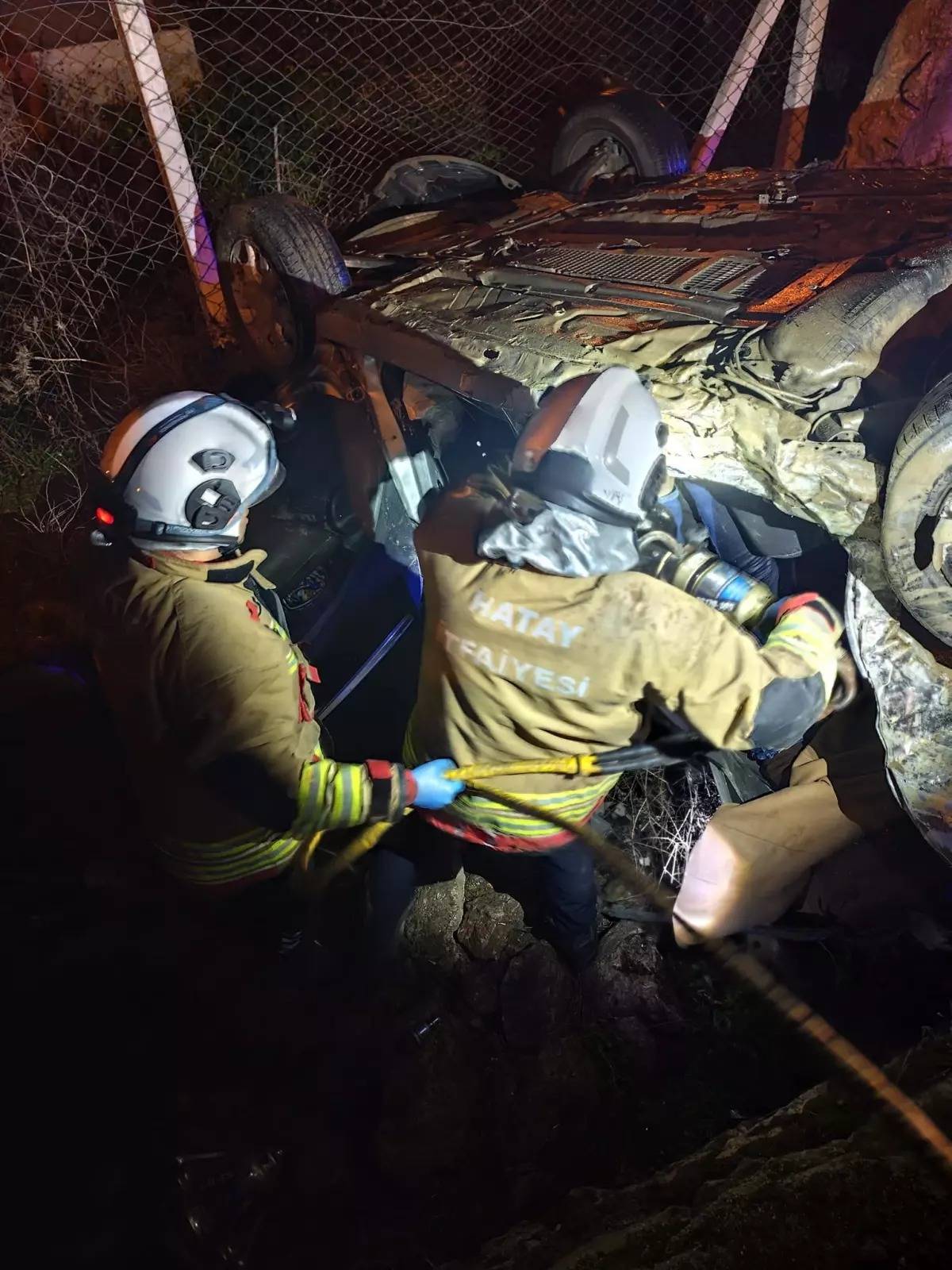 Hatay'da  Serinyol Mevkiinde Feci Kaza: 2 Ölü, 3 Yaralı!