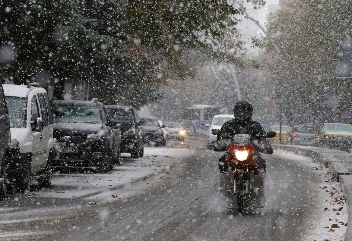 İstanbul'da Yoğun Kar Uyarısı: Ağır Taşıtlar ve Kuryelere Trafik Yasağı Getirildi!