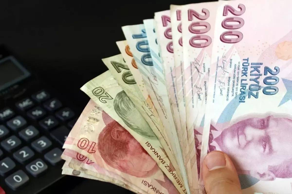 Memur Emeklilerine 14 Günlük Zam Farklarının Ödeme Zamanı Belli Oldu!