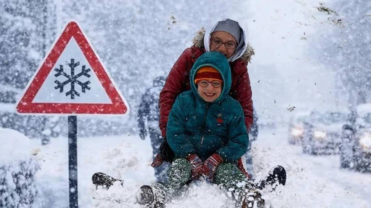 SON DAKİKA- Kar ve Buzlanma Eğitimi Durdurdu: 15 Ocak’ta Okulların Tatil Edildiği İller Açıklandı!
