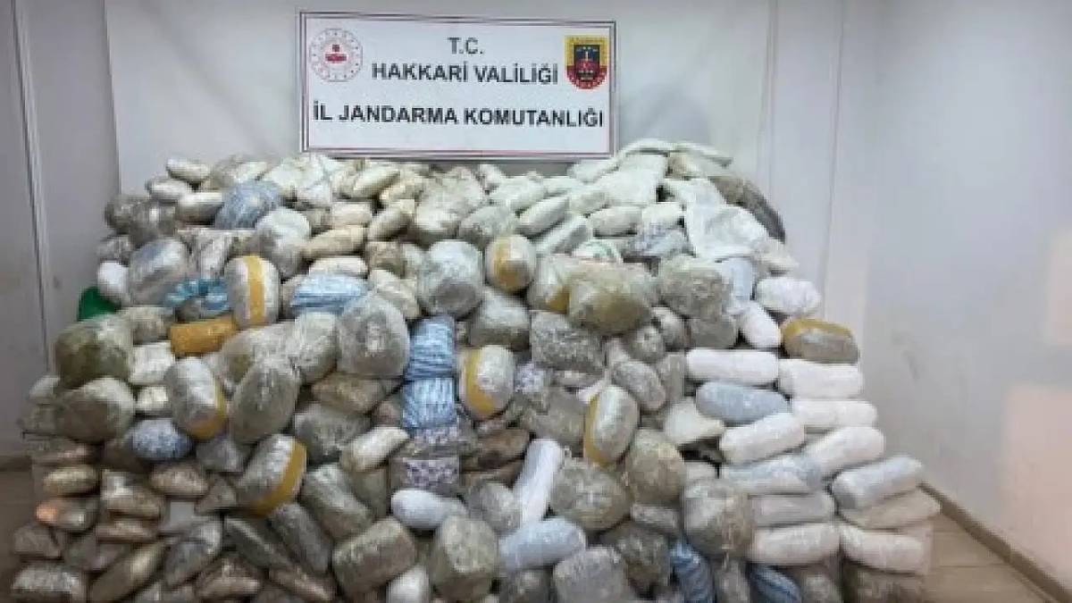 Uyuşturucu Tacirlerine Hakkari'de Büyük Darbe: 348 Kilogram Zehir Ele Geçirildi!