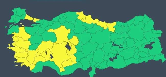 Meteoroloji’den Son Dakika Uyarısı: Fırtına, Sağanak ve Çöl Tozu Geliyor! Sıcaklık 11 Derece Birden Düşecek!