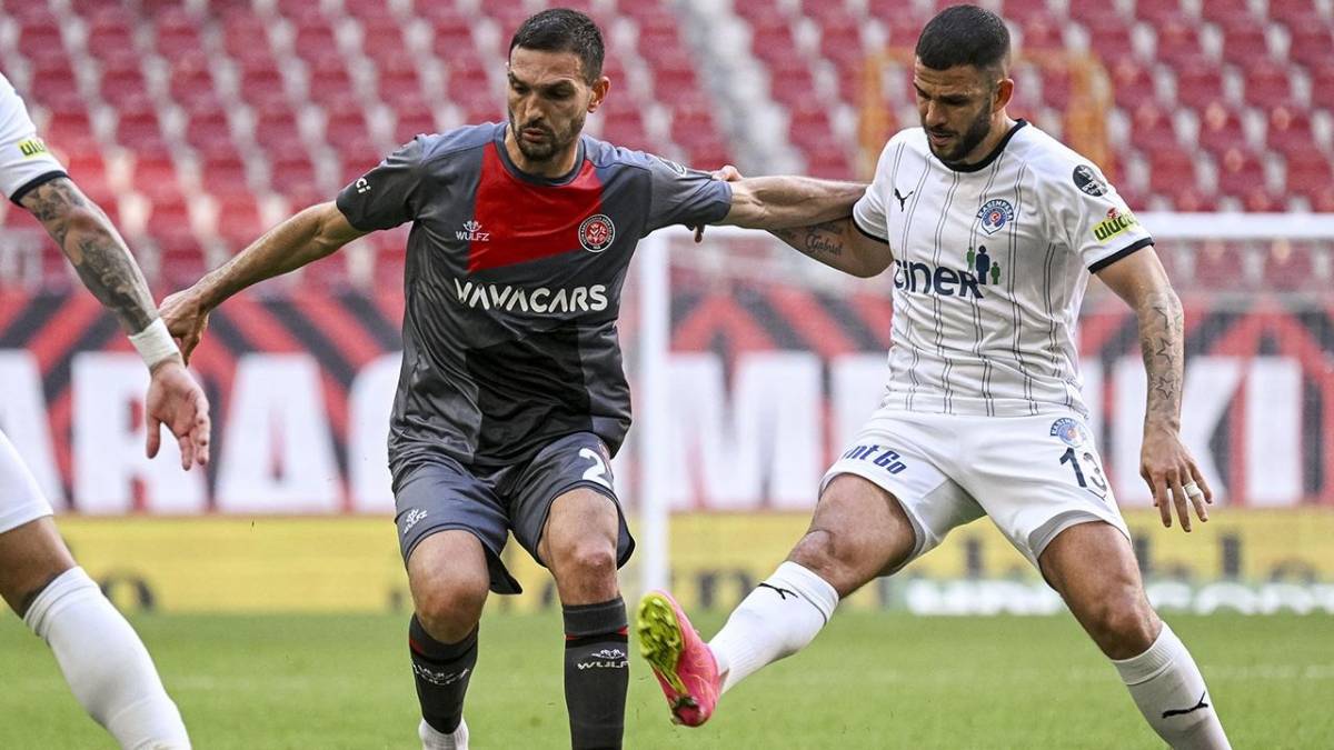 Kasımpaşa ile Fatih Karagümrük Karşı Karşıya:Maç Ne Zaman, Saat Kaçta, Hangi Kanalda? Muhtemel 11'ler!