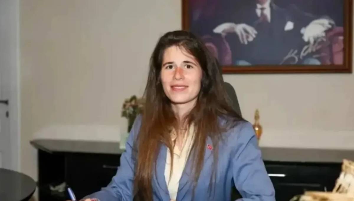 Son Dakika: Uyuşturucu ve Fuhuş İddiası | Çeşme Belediye Başkanı Lal Denizli Adliyede!