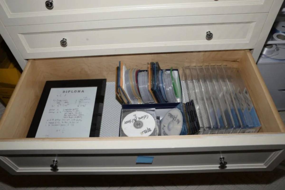 Telegraph’tan Epstein Dosyası: Florida’daki “Gizli Depo” İddiası!