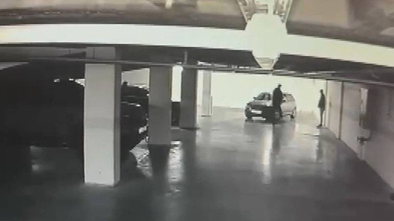 Bakırköy’de Otoparkta 30 Milyon Dolarlık Hırsızlık İddiası: 15 Dakikada 10 Çuval Parayla Kaçtılar!