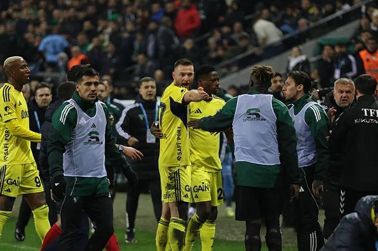 Skriniar Sakatlandı, Tedesco Planı Değiştiriyor!- Fenerbahçe’de Üçlü Savunma Sinyali!