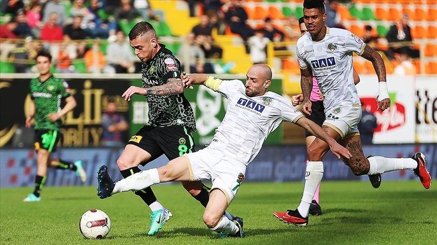 Alanyaspor ile Konyaspor Süper Lig’de Karşılaşıyor: Maç Saati, Yayın Kanalı, Muhtemel 11'ler!