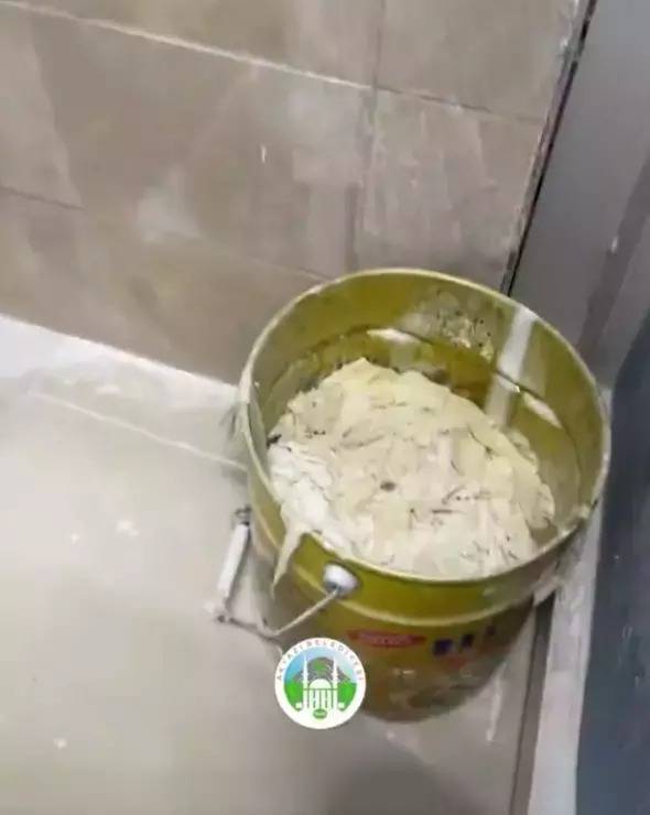 Ramazan’ın İlk Gününde Hijyen Skandalı: Ayaklarıyla Hamur Yoğurdu!