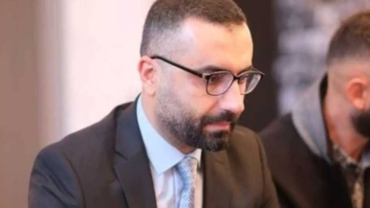 DW Türkçe Muhabiri Alican Uludağ Tutuklandı: “Cumhurbaşkanına Hakaret” Soruşturmasında Karar!