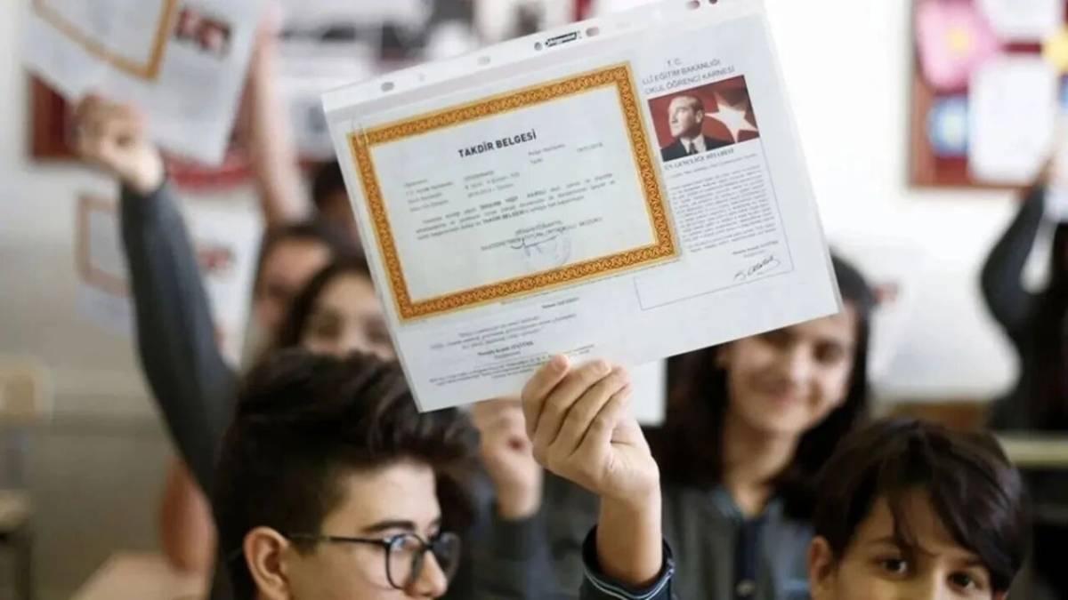 İkinci Ara Tatil Ne Zaman? Mart Ara Tatili Bayrama Denk Geliyor Mu? MEB Takvimi!