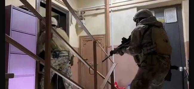 İstanbul Büyükçekmece’de Molotoflu Saldırı: Tehdit Mesajı Atan 3 Şüpheli Tutuklandı!