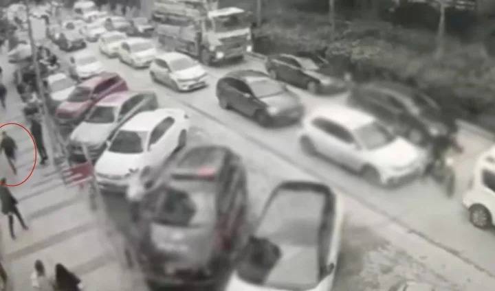 Mecidiyeköy’de Sahte Kimlik Oyunu Dövme Detayıyla Bozuldu!