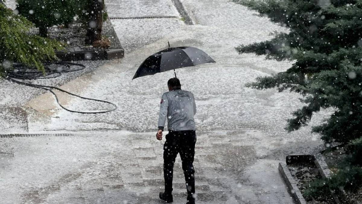 Son Dakika: Meteoroloji Haritayı Güncelledi! İstanbul’a Kar Geri Dönüyor!