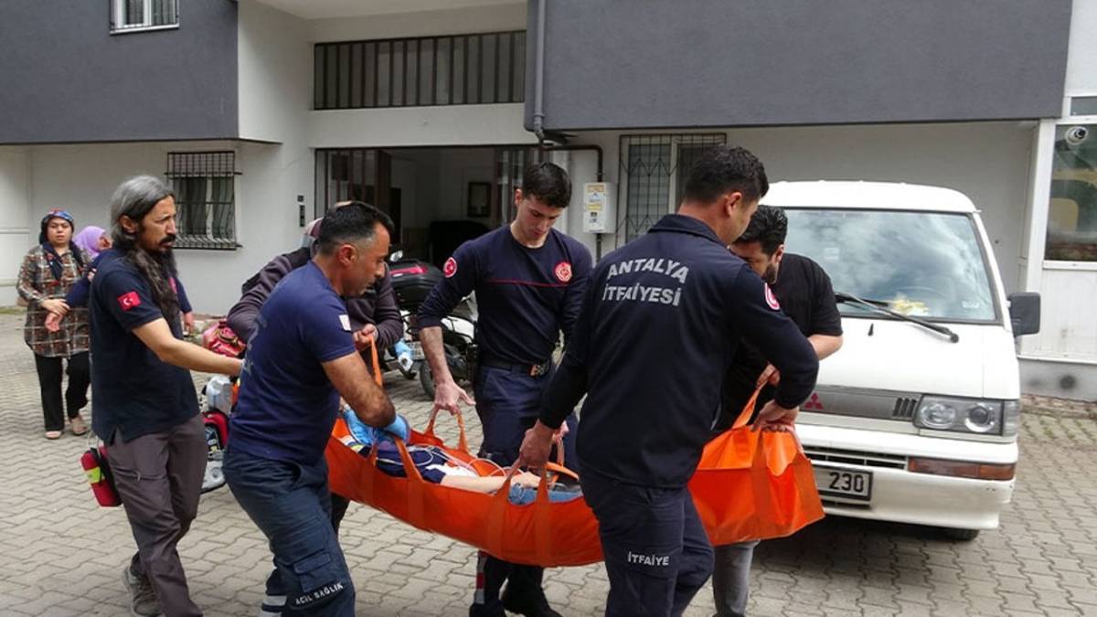 Antalya’da Irmağa Atlamak İsteyen Kadın Son Anda Kurtarıldı: “Beni Sığınma Evine Götürün!”