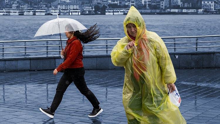 Meteoroloji’den 13 İl İçin Sarı ve Turuncu Kodlu Alarm: AKOM İstanbul İçin Saat Verdi!