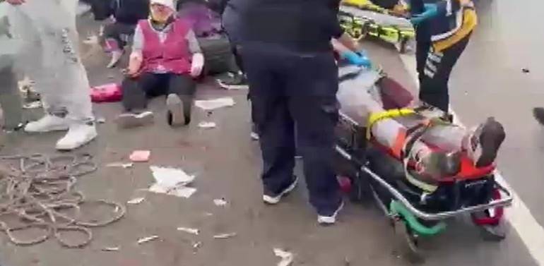 Son Dakika-  Antalya’da Yolcu Otobüsü Devrildi: Çok Sayıda Yaralı Var!