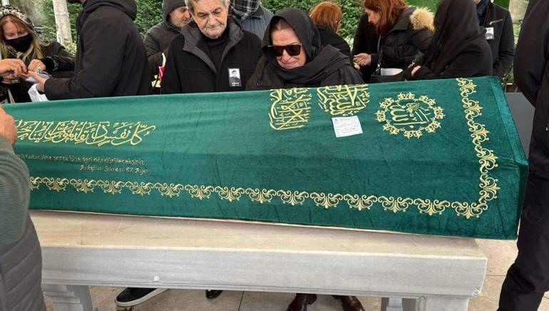 Fatih Ürek’e Veda: Ünlü Sanatçı Gözyaşlarıyla Son Yolculuğuna Uğurlanıyor!