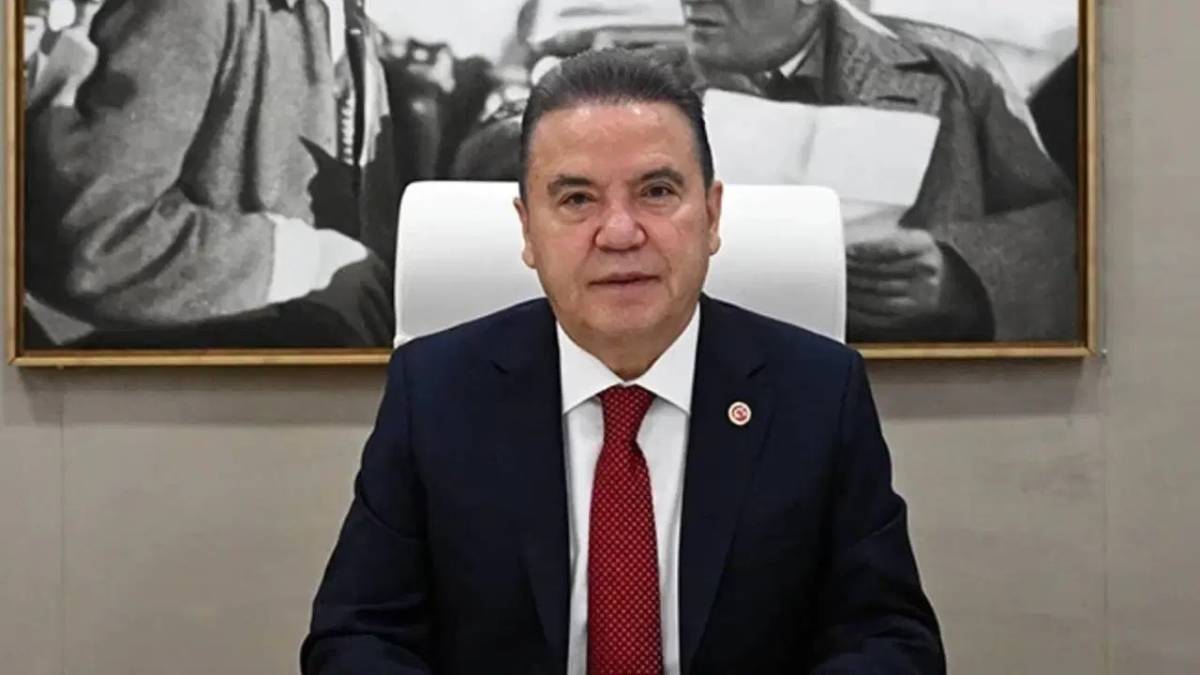 Çaycıyken Denetçi Oldu: Muhittin Böcek’in Sevgilisi Olduğu İddia Edilen Melek K.’nin Mektupları Ortaya Çıktı!