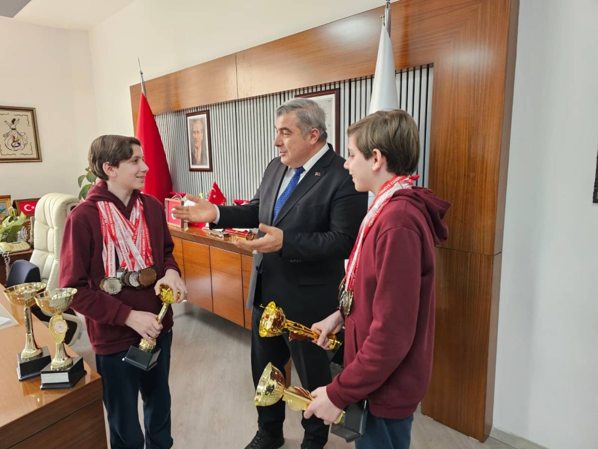 Ortaokullu Satranççılar İl Milli Eğitim Müdürü Sünnetciyle Buluştu