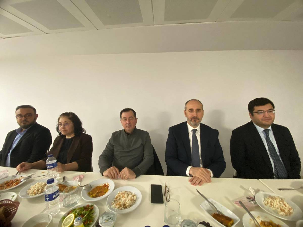 Afyonkarahisar İl Sağlık Müdürü Öztürk, İscehisar’da Sağlık Çalışanlarıyla İftarda Buluştu