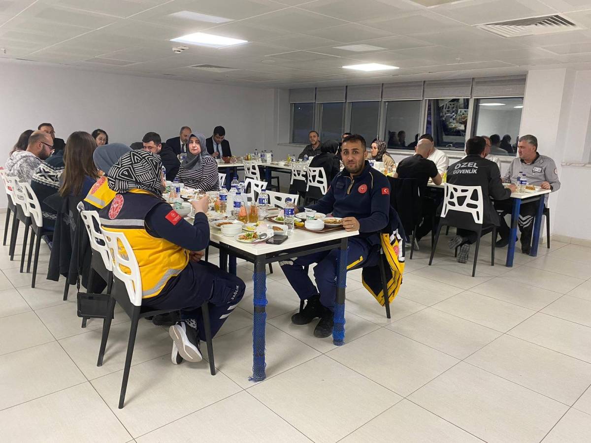 Afyonkarahisar İl Sağlık Müdürü Öztürk, İscehisar’da Sağlık Çalışanlarıyla İftarda Buluştu