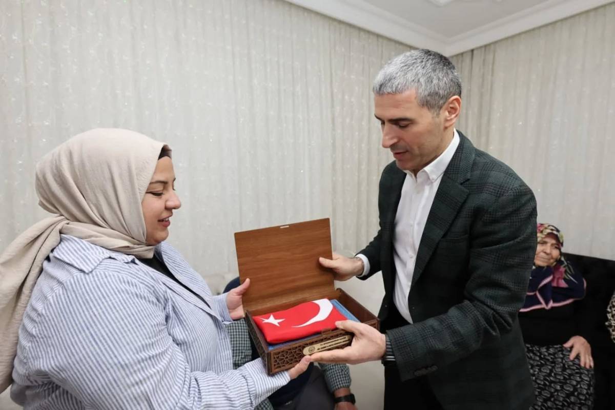 Afyonkarahisar Valisi Aktaş’tan Şehit Ailesine Anlamlı Ziyaret