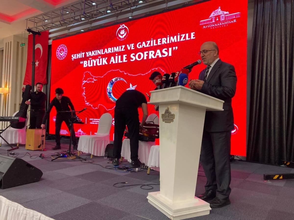 Afyonkarahisar’da “Büyük Aile Sofraları” İftarına Geniş Katılım