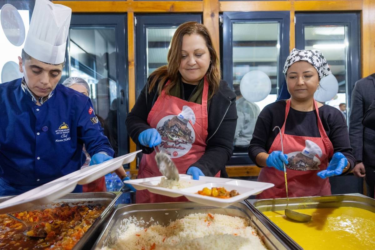 Başkan Köksal Halk Lokantası’nda Vatandaşlarla Buluştu