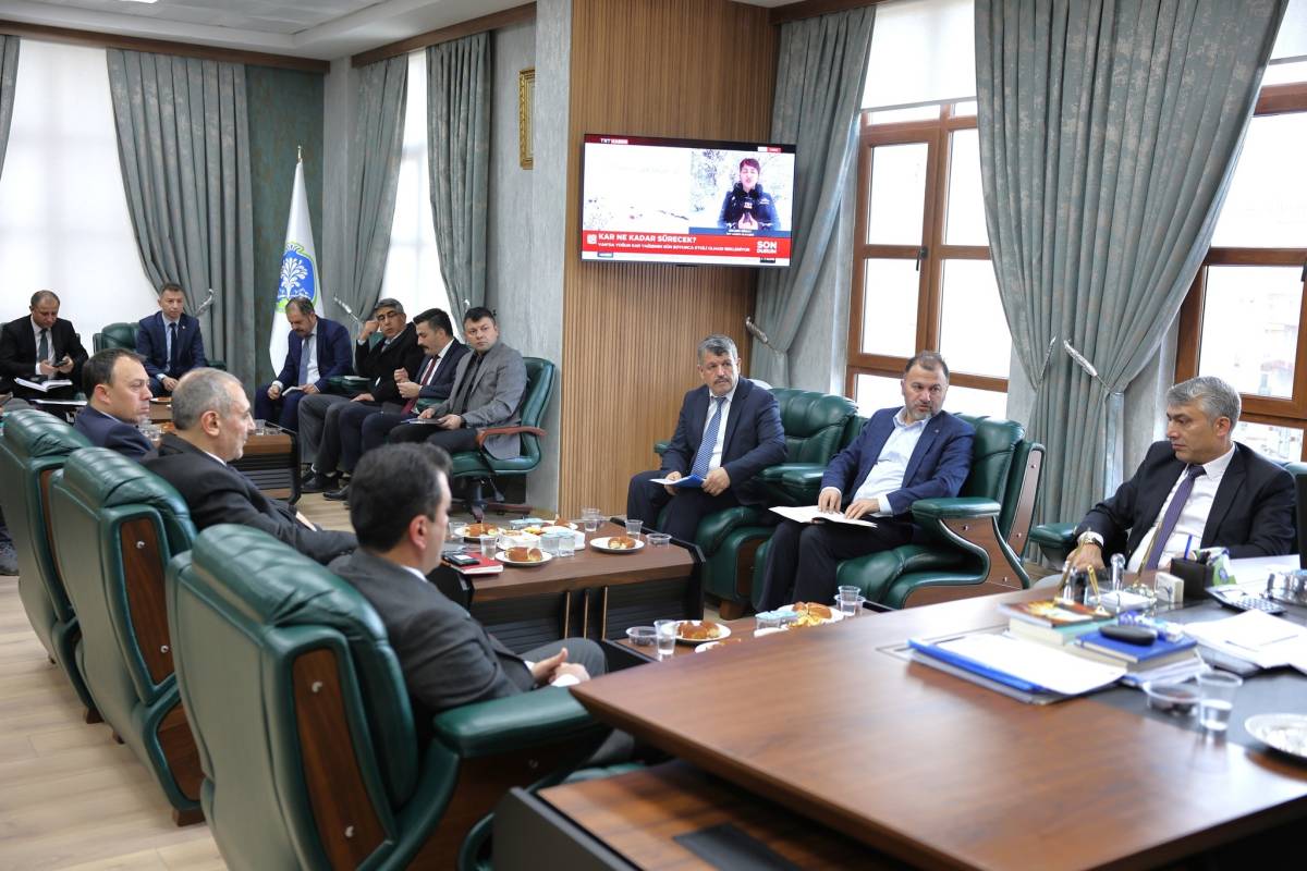 Başkan Öztaş’tan Birim Müdürleriyle Değerlendirme Toplantısı