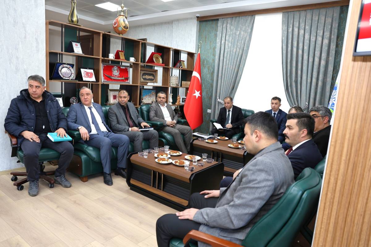 Başkan Öztaş’tan Birim Müdürleriyle Değerlendirme Toplantısı