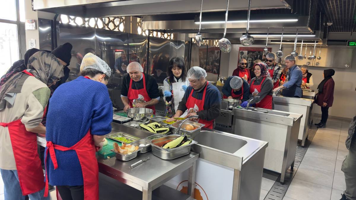 Görme Engelliler Patlıcan Böreği ile Engelsiz Mutfağa Adım Attı