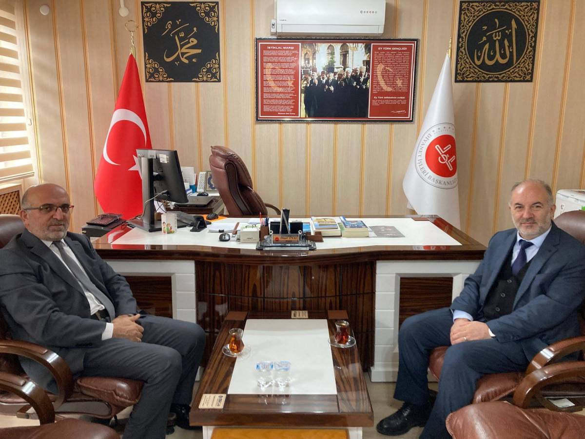 İl Müftüsü Lütfü İmamoğlu’ndan Sandıklı’ya Ziyaret: Merkez Camii İbadete Açıldı